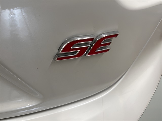 Vehicle image 7 of 26