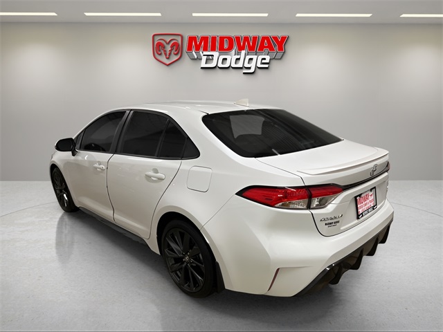 Vehicle image 5 of 26