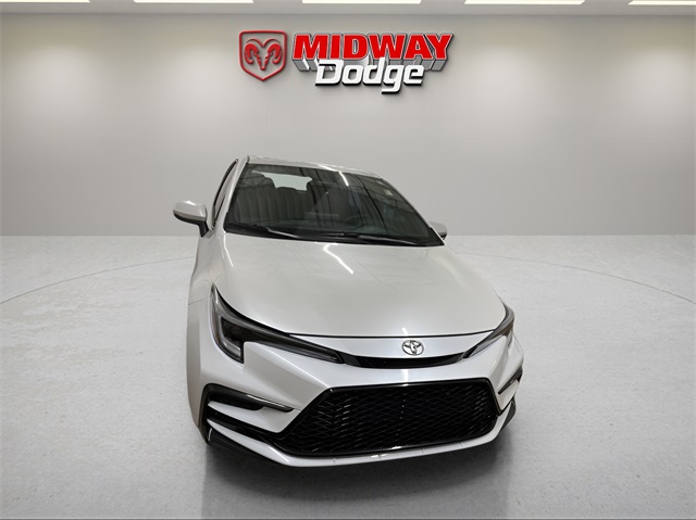 Vehicle image 3 of 26