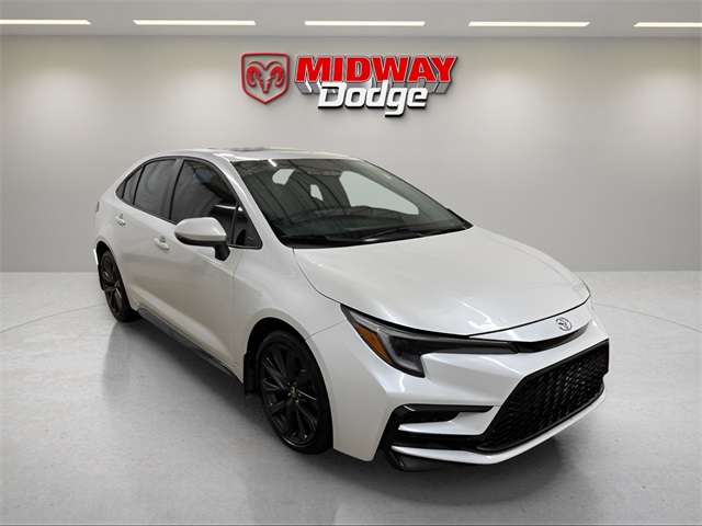Vehicle image 2 of 26