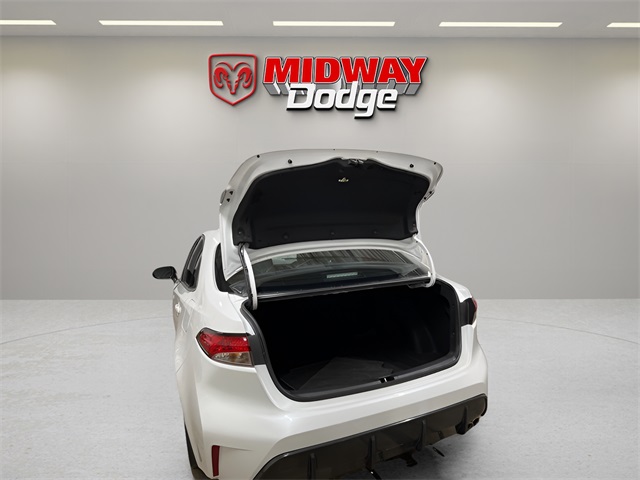 Vehicle image 23 of 26