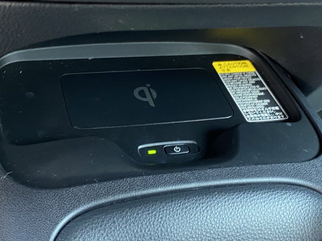 Vehicle image 25 of 35