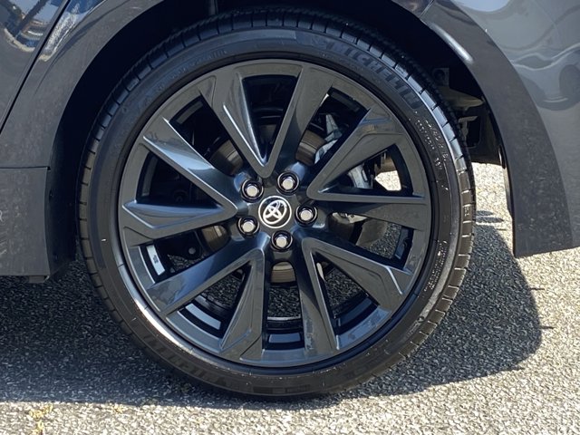 Vehicle image 7 of 35