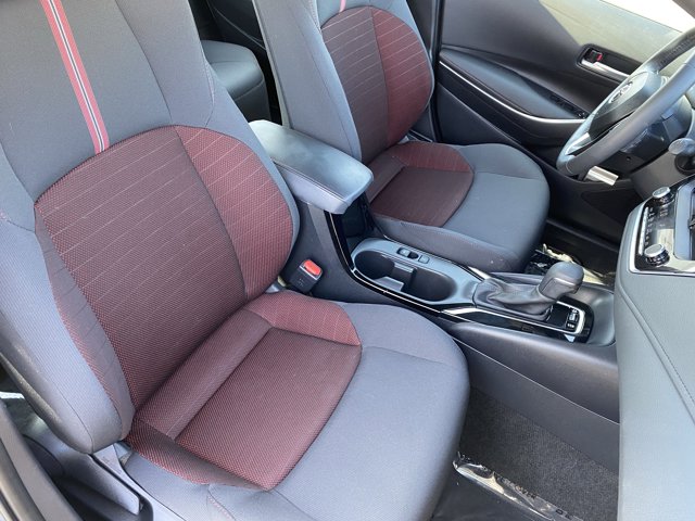 Vehicle image 8 of 35