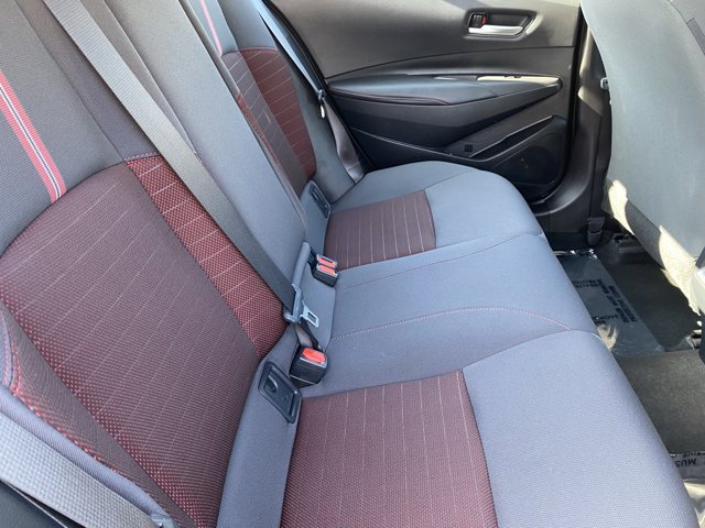 Vehicle image 11 of 35