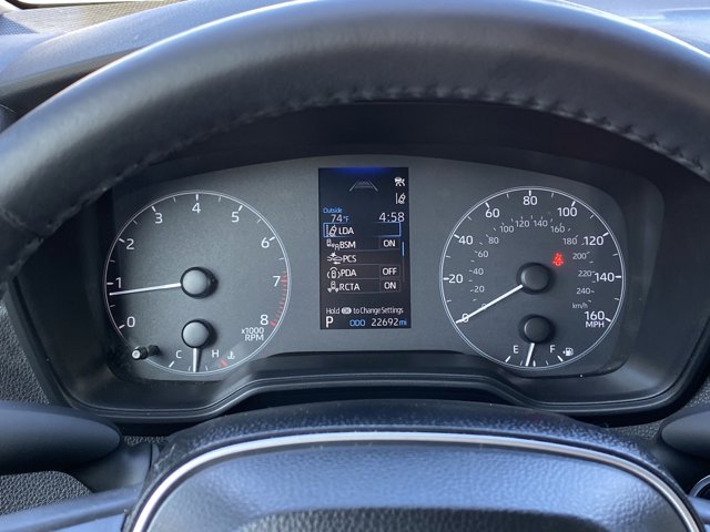 Vehicle image 27 of 35
