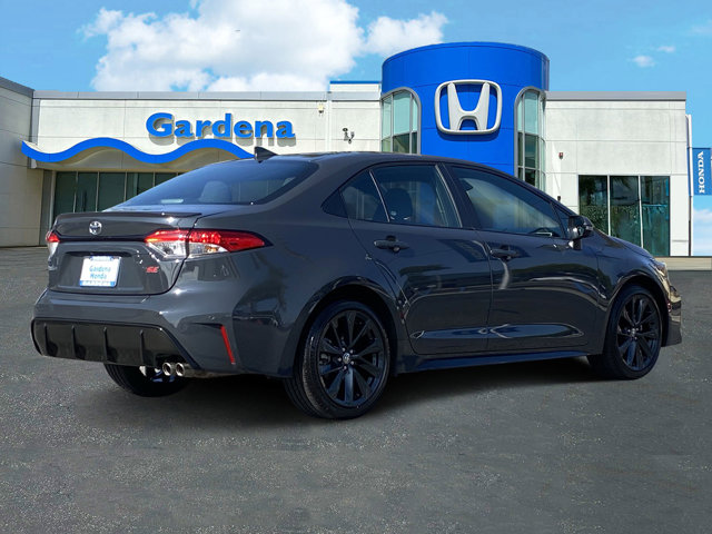 Vehicle image 4 of 35