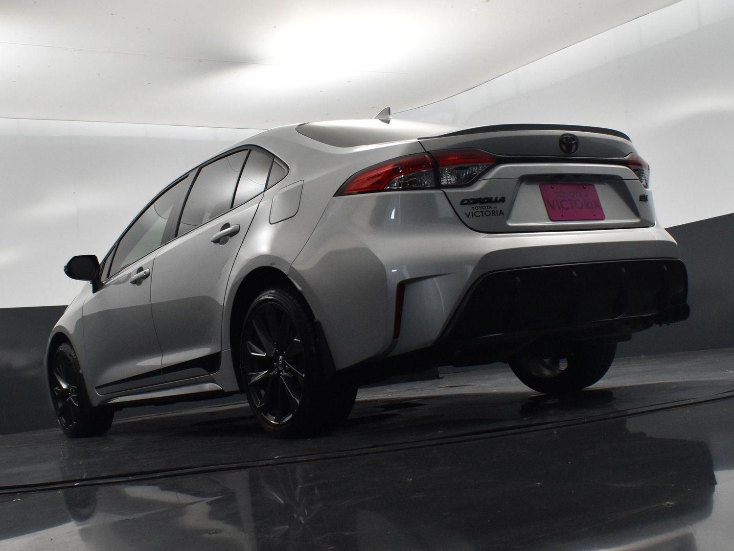 Vehicle image 13 of 27