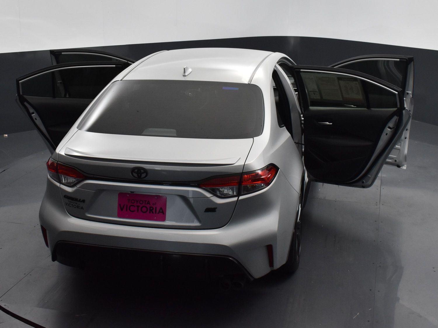 Vehicle image 12 of 27