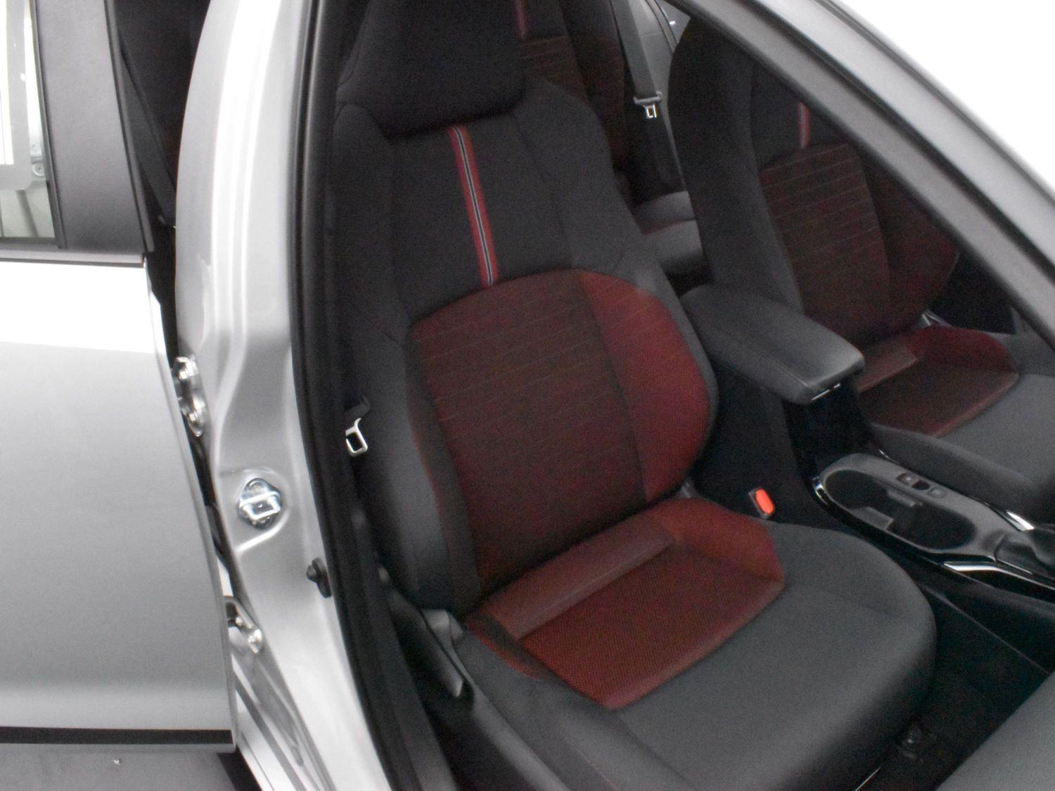 Vehicle image 20 of 27