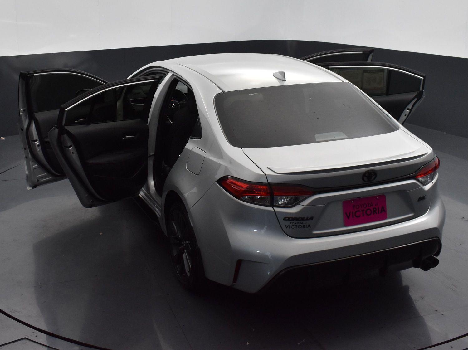 Vehicle image 15 of 27