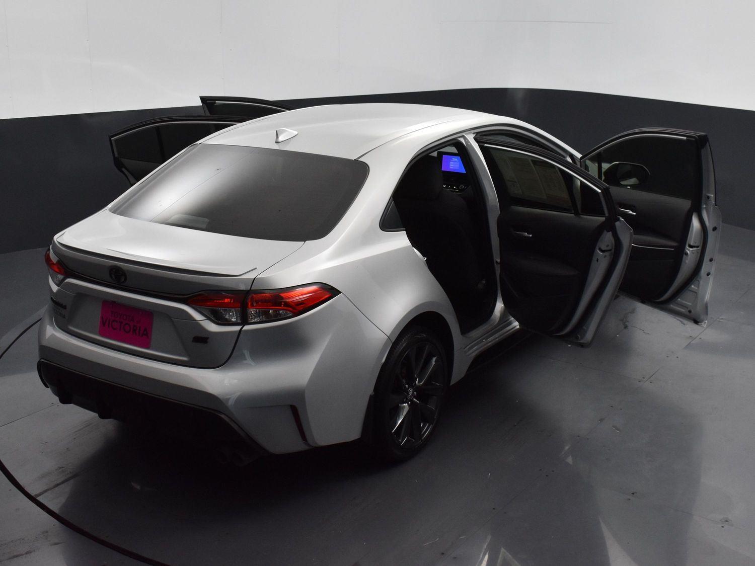 Vehicle image 14 of 27