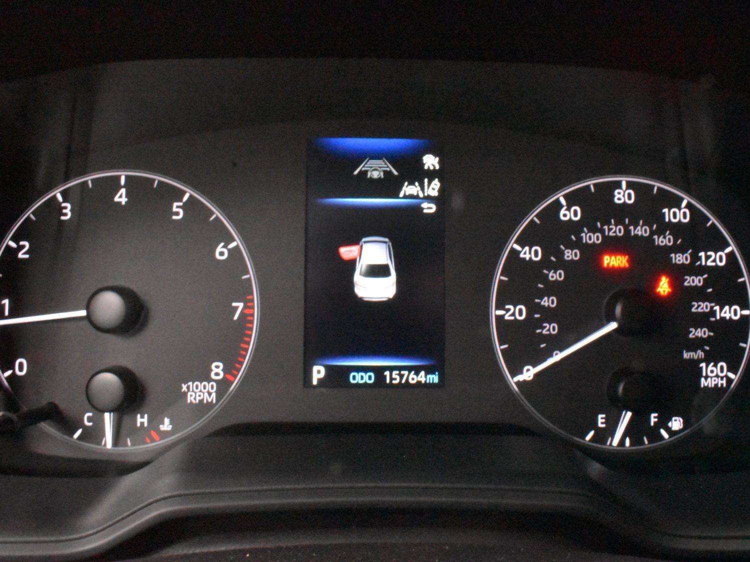 Vehicle image 24 of 27
