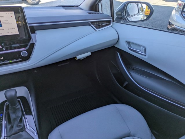Vehicle image 14 of 26