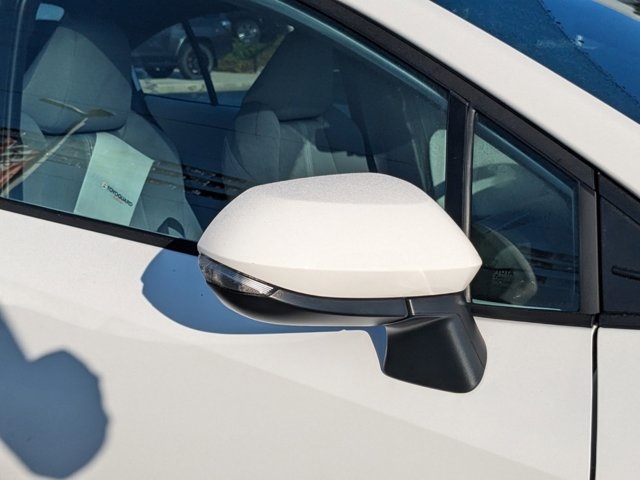 Vehicle image 21 of 26