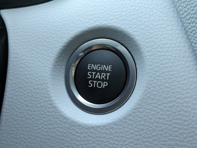 Vehicle image 23 of 26