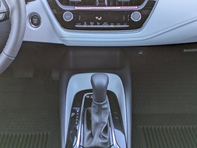 Vehicle image 17 of 26