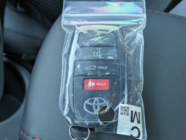 Vehicle image 18 of 26