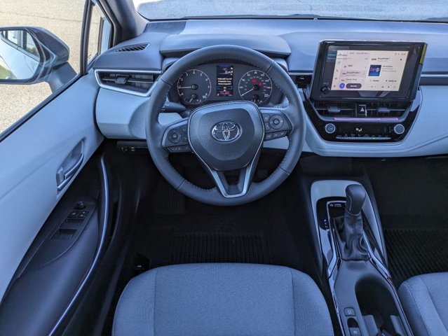 Vehicle image 13 of 26