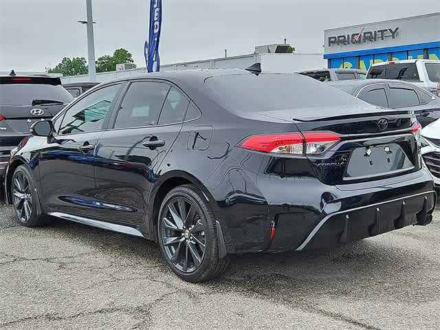Vehicle image 4 of 5