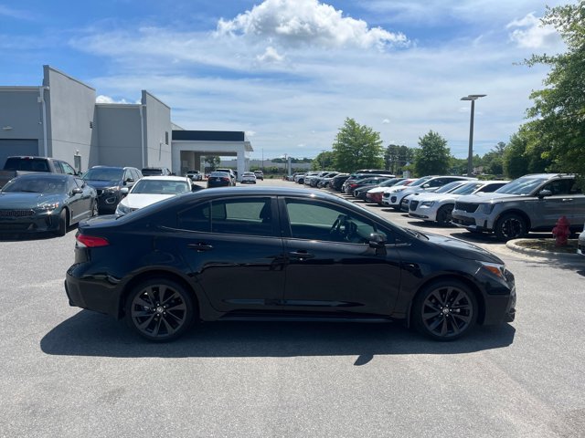 Vehicle image 9 of 36