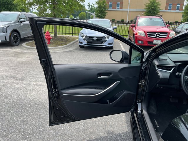 Vehicle image 24 of 36