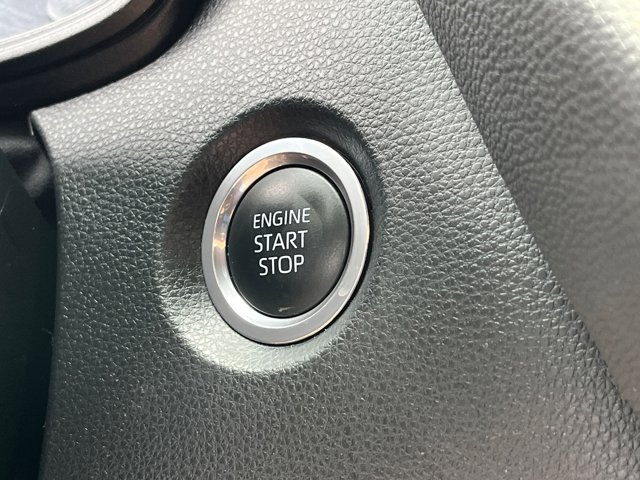 Vehicle image 33 of 36