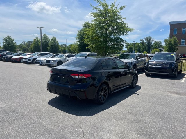 Vehicle image 11 of 36