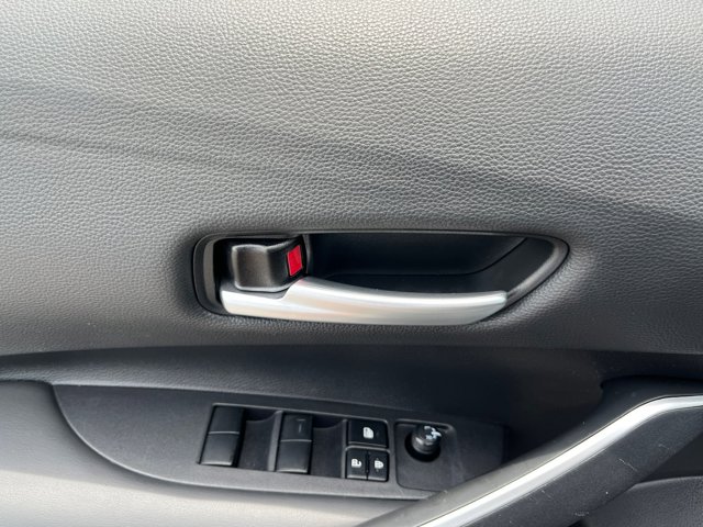 Vehicle image 25 of 36