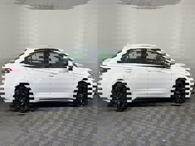 Vehicle image 4 of 31