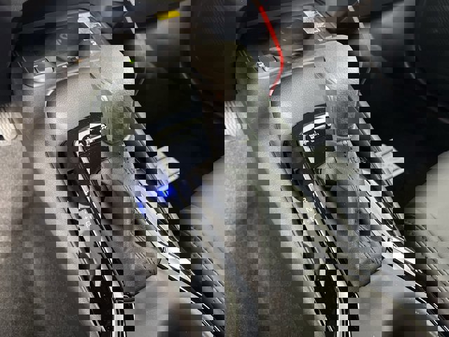 Vehicle image 21 of 31