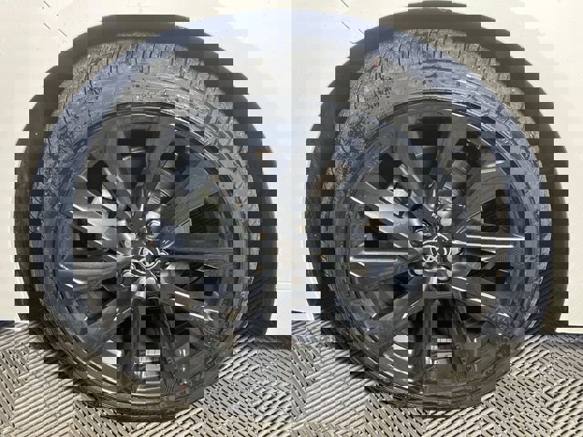 Vehicle image 10 of 31