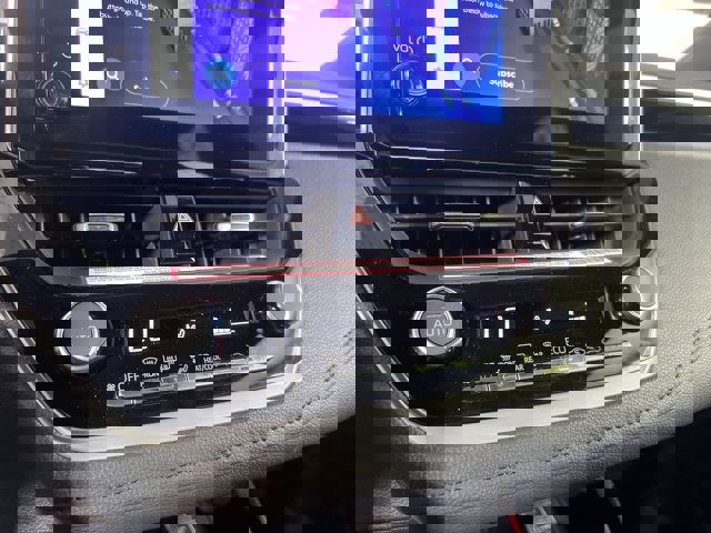 Vehicle image 22 of 31
