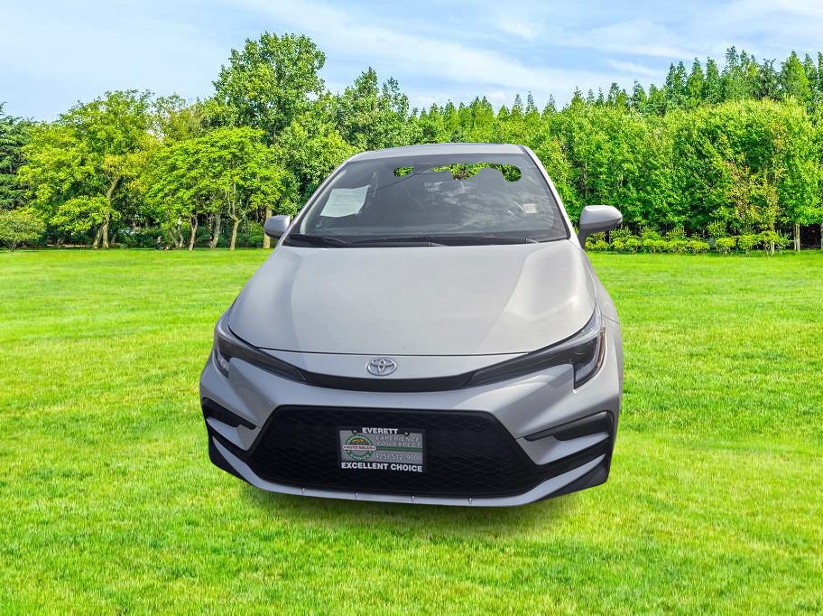 2024 Toyota Corolla XSE Image 2 of 33