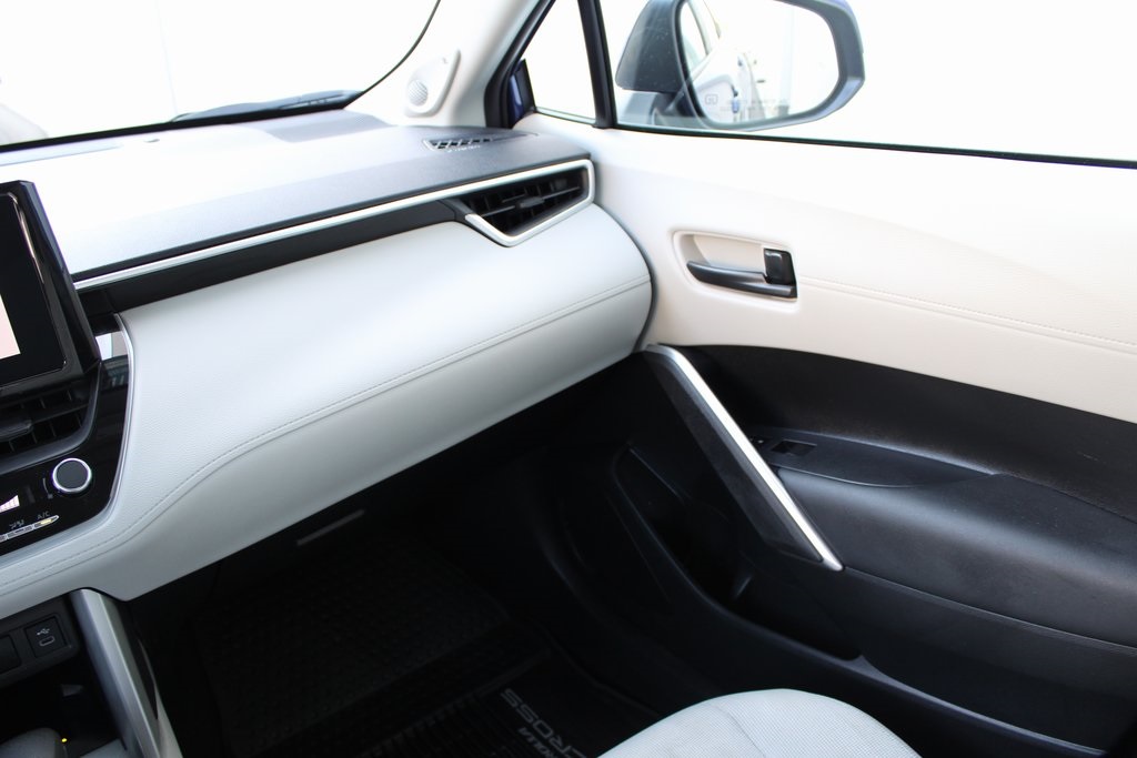 Vehicle image 17 of 43