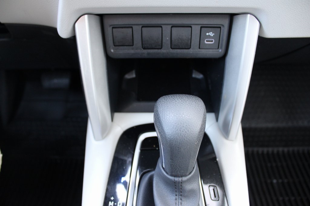 Vehicle image 24 of 43