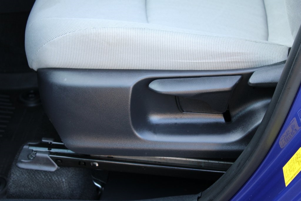Vehicle image 28 of 43