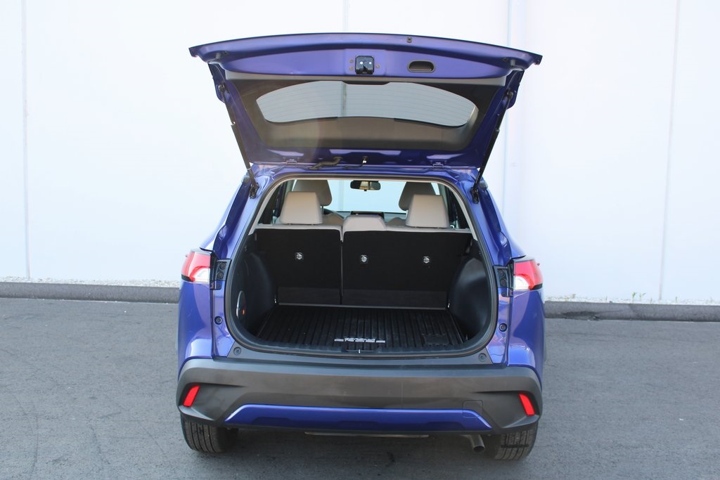 Vehicle image 11 of 43