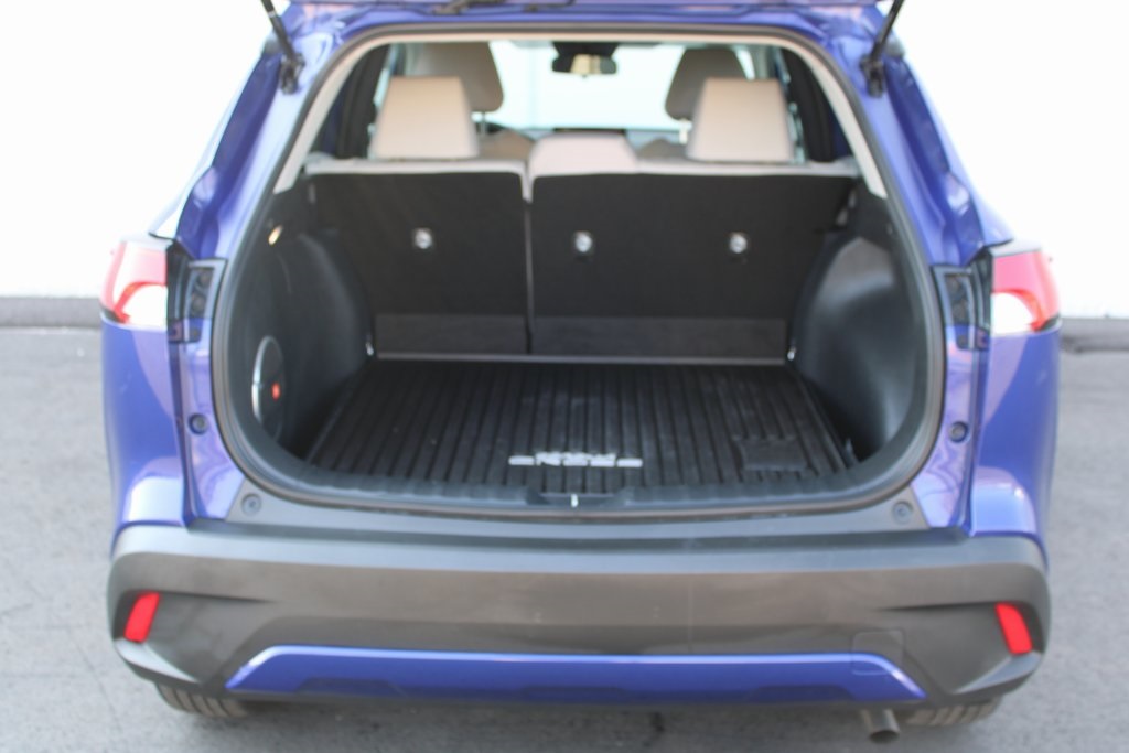 Vehicle image 10 of 43