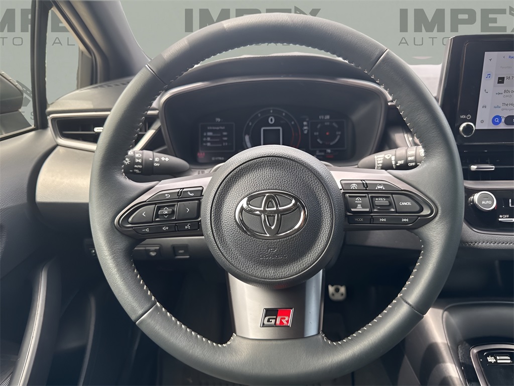 Vehicle image 29 of 33