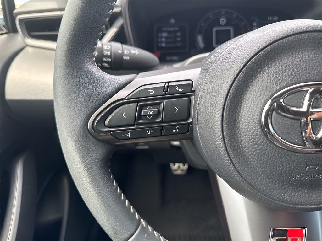 Vehicle image 15 of 33