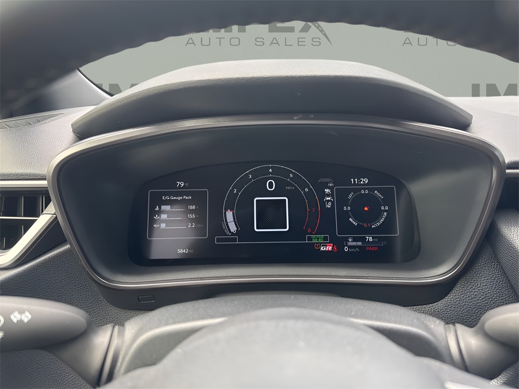 Vehicle image 17 of 33
