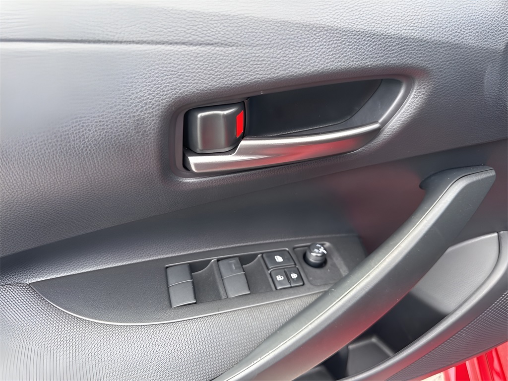 Vehicle image 24 of 33