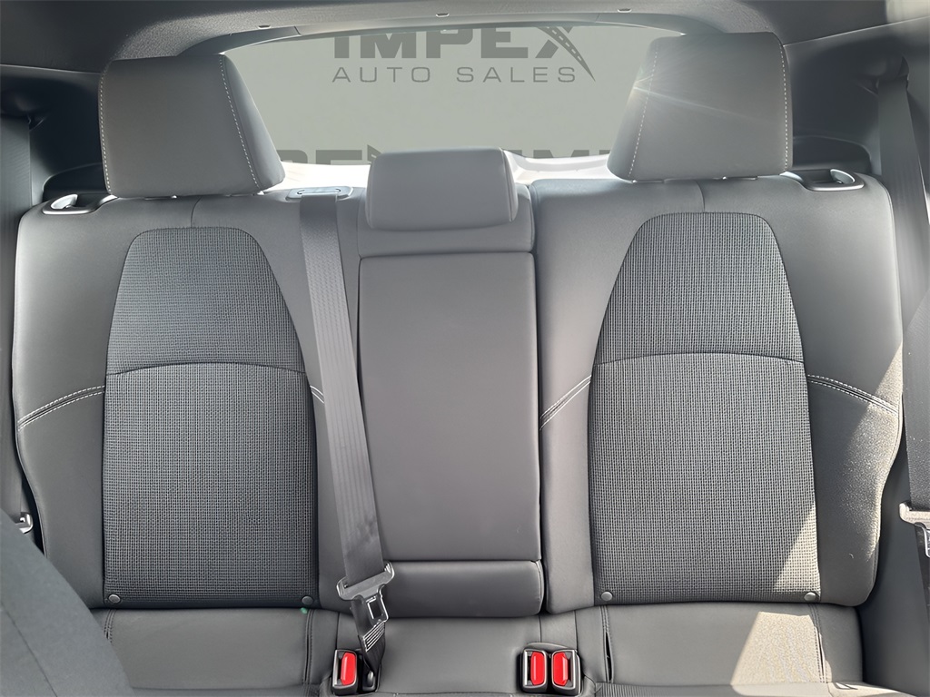 Vehicle image 13 of 33