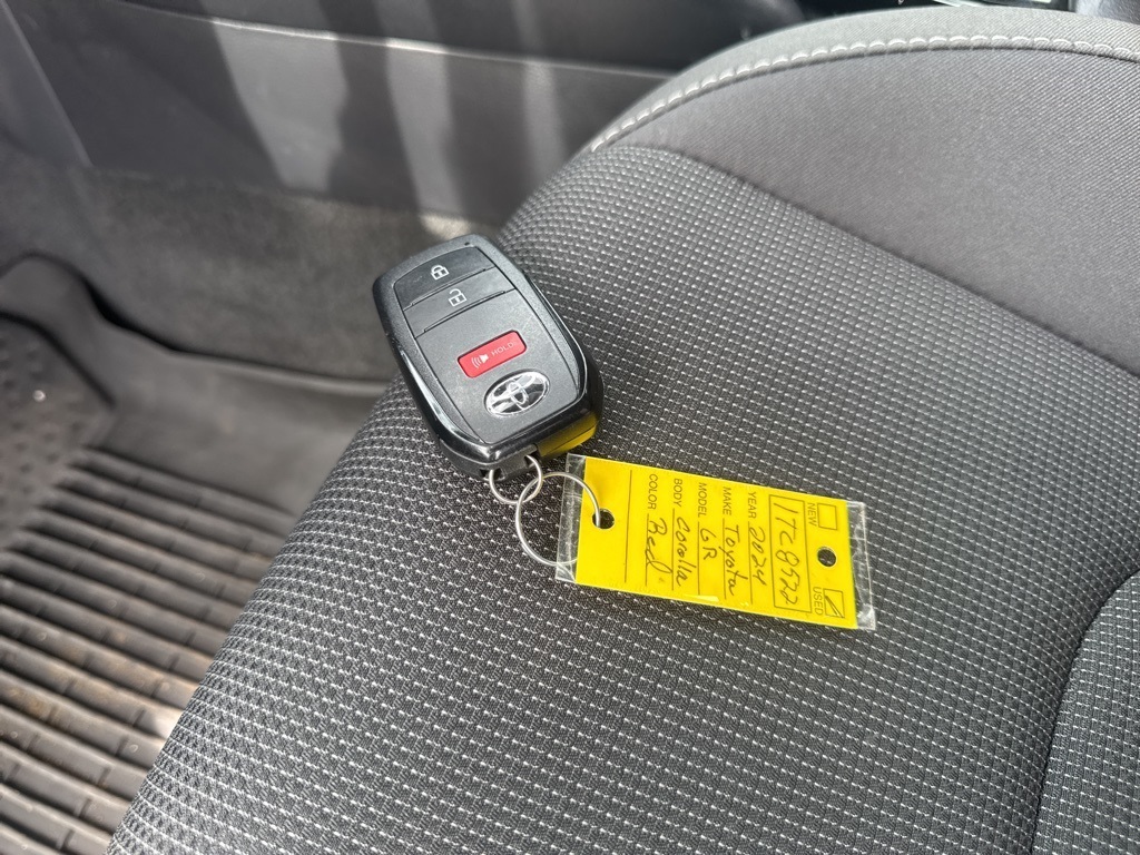 Vehicle image 26 of 33