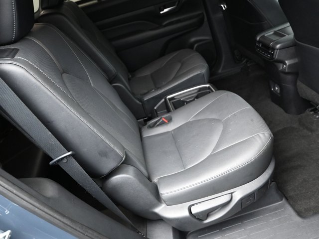 Vehicle image 40 of 43