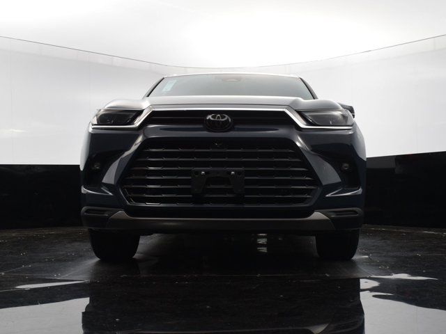 Vehicle image 6 of 43