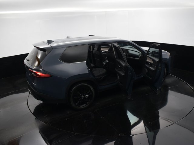 Vehicle image 23 of 43