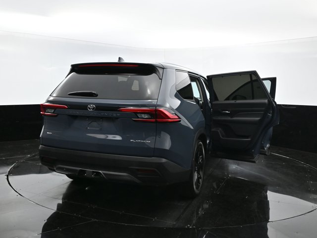 Vehicle image 18 of 43