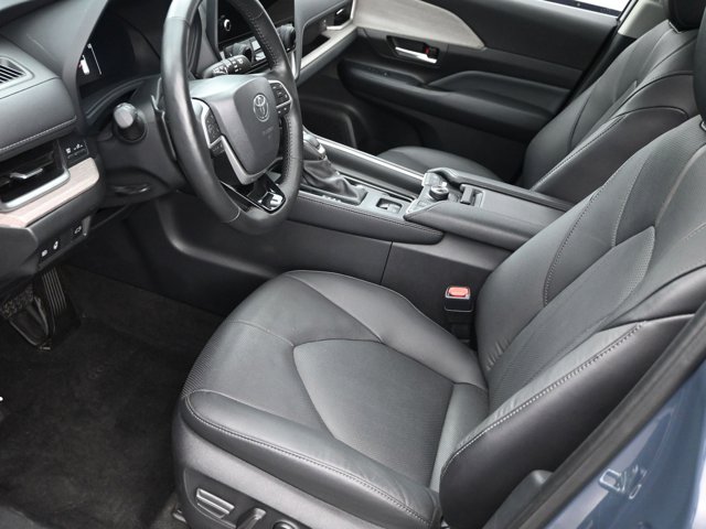 Vehicle image 36 of 43